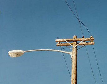 3 yellow U-503's and 2 brown U-502's on a pole